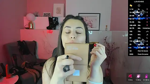 Snapshot of KylieMellow chatting on November 24, 2025, 11:21 am KylieMellow online show from November 24, 2025, 11:21 am