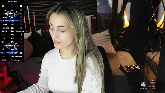 Snapshot of KylieMellow chatting on February 28, 2026, 1:44 pm KylieMellow online show from February 28, 2026, 1:44 pm