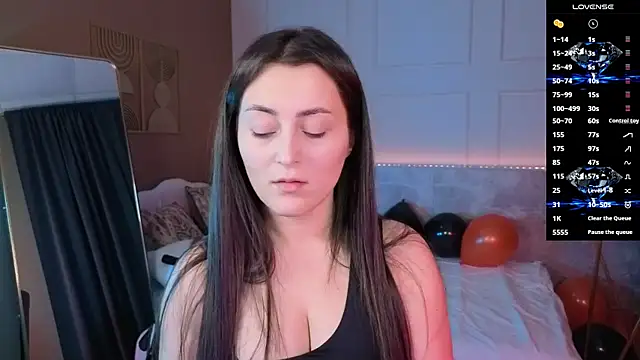 Snapshot of KylieMellow chatting on October 30, 2025, 1:31 pm KylieMellow online show from October 30, 2025, 1:31 pm