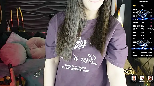 Snapshot of KylieMellow chatting on January 15, 2026, 1:36 pm KylieMellow online show from January 15, 2026, 1:36 pm