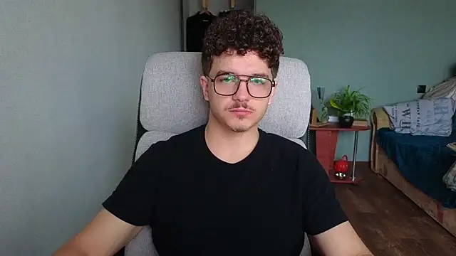 Remy Miles online show from November 12, 2025, 7:56 am