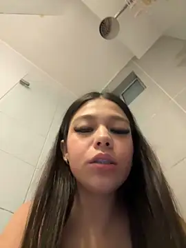 Alyshanon18 online show from May 28, 2026, 2:52 am