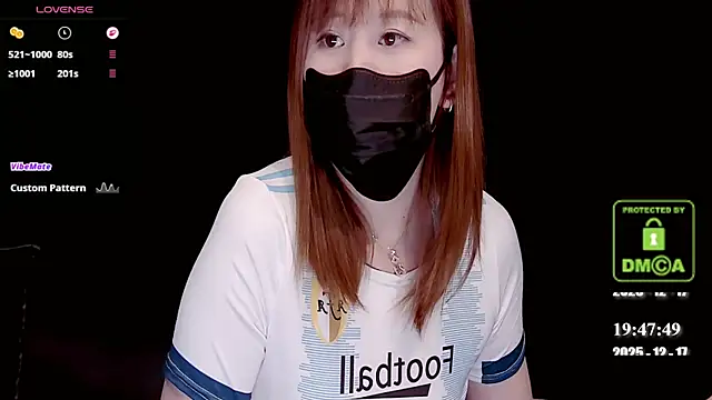 Snapshot of melia_Z chatting on December 17, 2025, 11:48 am melia Z online show from December 17, 2025, 11:48 am