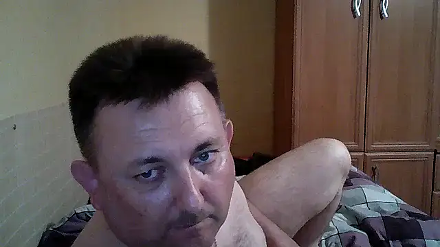 Snapshot of Novy73 chatting on June 9, 2026, 11:28 pm Novy73 online show from June 9, 2026, 11:28 pm