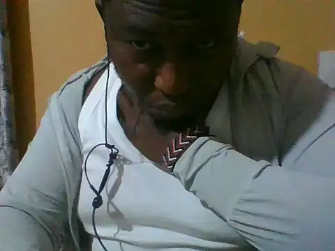 honeyswit online show from October 18, 2025, 9:39 pm