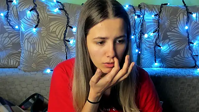 Snapshot of MaggieCake chatting on October 31, 2025, 3:47 am MaggieCake online show from October 31, 2025, 3:47 am