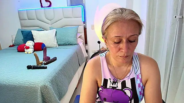 Snapshot of Naty_Stone chatting on July 15, 2026, 8:05 pm Naty Stone online show from July 15, 2026, 8:05 pm