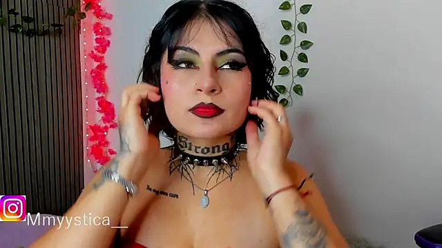 Snapshot of Rainnbow_ chatting on August 6, 2026, 4:29 am Rainnbow online show from August 6, 2026, 4:29 am