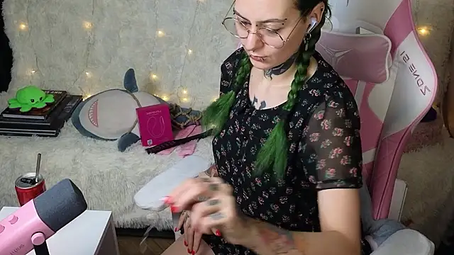 Ginger Stay online show from January 19, 2026, 10:52 am