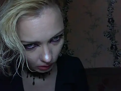 Snapshot of WildMissNiks chatting on May 27, 2026, 8:22 am WildMissNiks online show from May 27, 2026, 8:22 am