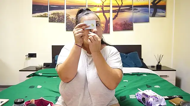 adelline online show from September 25, 2025, 8:59 pm