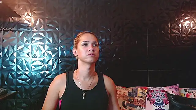 Snapshot of PINK__LOLA1 chatting on May 21, 2026, 11:46 pm PINK LOLA1 online show from May 21, 2026, 11:46 pm