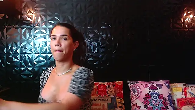 PINK  LOLA1 online show from October 25, 2025, 9:15 pm