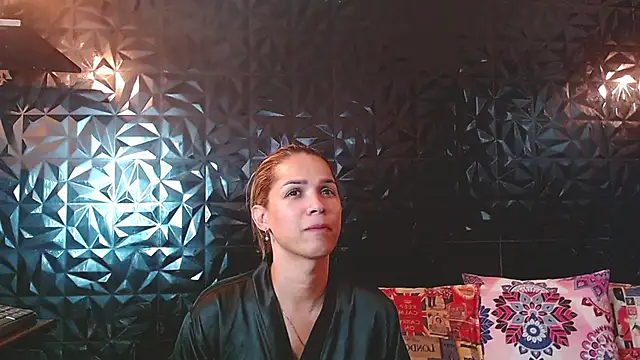 Snapshot of PINK__LOLA1 chatting on May 28, 2026, 12:29 am PINK LOLA1 online show from May 28, 2026, 12:29 am
