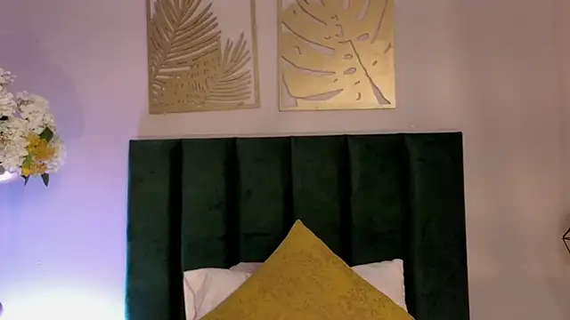 Snapshot of Christy_Sea chatting on December 22, 2025, 6:19 pm Christy Sea online show from December 22, 2025, 6:19 pm