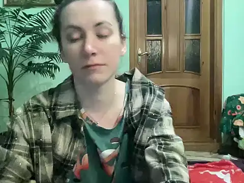 Snapshot of AngelTough20 chatting on April 3, 2026, 11:33 pm AngelTough20 online show from April 3, 2026, 11:33 pm