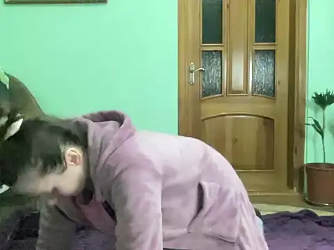 Snapshot of AngelTough20 chatting on November 25, 2025, 12:11 am AngelTough20 online show from November 25, 2025, 12:11 am