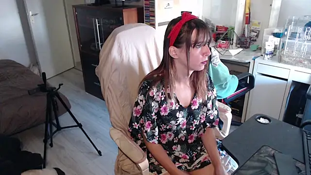 missthon0 online show from May 28, 2026, 1:39 pm