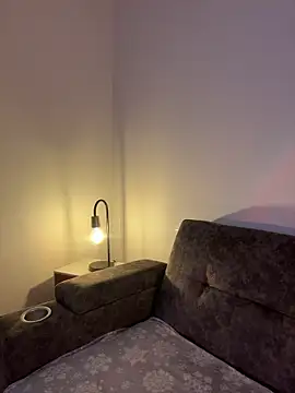 KallyMyller1 online show from April 16, 2026, 9:39 pm