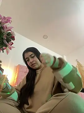 KallyMyller1 online show from February 17, 2025, 3:22 pm