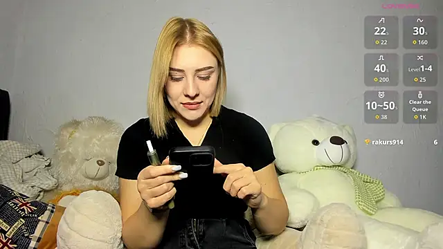 Snapshot of KindKristy chatting on October 17, 2025, 5:44 am KindKristy online show from October 17, 2025, 5:44 am