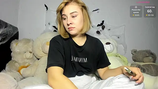 Snapshot of KindKristy chatting on October 28, 2025, 5:18 am KindKristy online show from October 28, 2025, 5:18 am