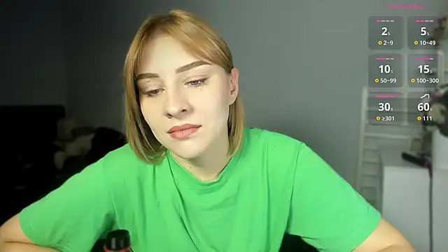 Snapshot of KindKristy chatting on November 21, 2025, 5:28 am KindKristy online show from November 21, 2025, 5:28 am