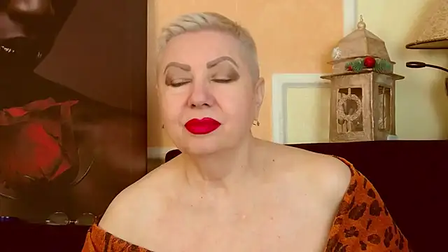 Snapshot of LadyPosh chatting on April 22, 2026, 10:16 pm LadyPosh online show from April 22, 2026, 10:16 pm