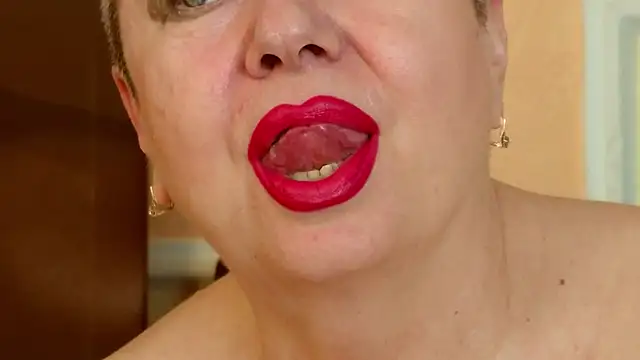Snapshot of LadyPosh chatting on July 28, 2026, 8:52 pm LadyPosh online show from July 28, 2026, 8:52 pm