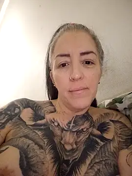 Snapshot of vamporasuccubus19777 chatting on March 6, 2025, 2:41 am vamporasuccubus19777 online show from March 6, 2025, 2:41 am