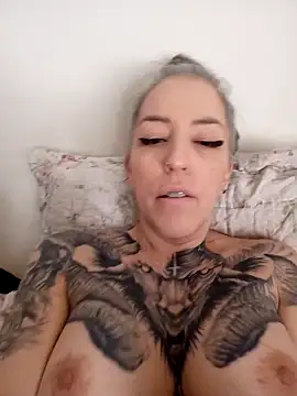 Snapshot of vamporasuccubus19777 chatting on September 21, 2025, 2:33 pm vamporasuccubus19777 online show from September 21, 2025, 2:33 pm