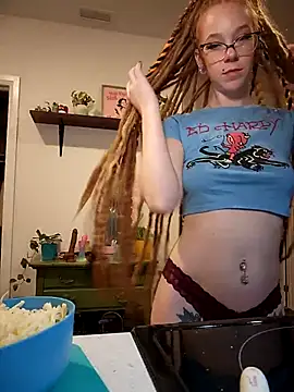 LucidLucy online show from October 30, 2025, 2:21 am