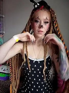 LucidLucy online show from November 1, 2025, 3:28 pm