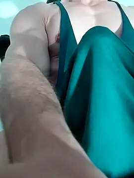 sexy fit guy on cam online show from February 9, 2026, 9:40 am