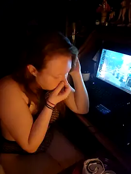 Snapshot of LilTokez chatting on December 16, 2025, 9:57 am LilTokez online show from December 16, 2025, 9:57 am