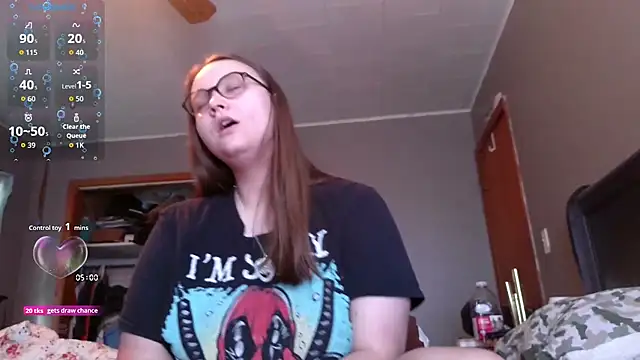 ZeTurtleMaster online show from November 14, 2025, 7:06 pm