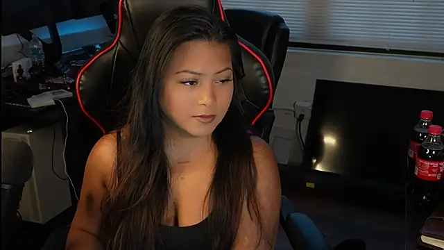 Snapshot of Bubbleliyah chatting on February 17, 2025, 11:00 pm Bubbleliyah online show from February 17, 2025, 11:00 pm