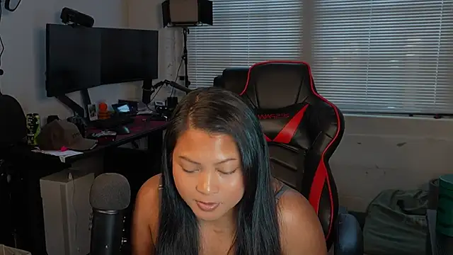 Snapshot of Bubbleliyah chatting on September 21, 2025, 12:32 pm Bubbleliyah online show from September 21, 2025, 12:32 pm