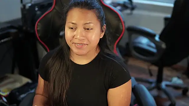 Snapshot of Bubbleliyah chatting on December 22, 2024, 1:55 pm Bubbleliyah online show from December 22, 2024, 1:55 pm