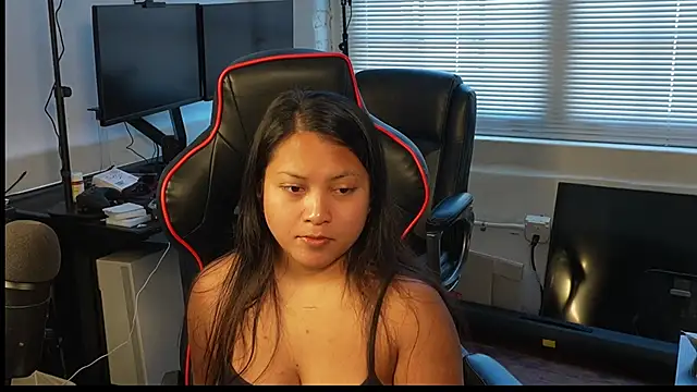 Snapshot of Bubbleliyah chatting on February 26, 2025, 7:53 pm Bubbleliyah online show from February 26, 2025, 7:53 pm