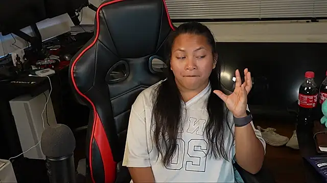 Snapshot of Bubbleliyah chatting on February 19, 2025, 3:06 am Bubbleliyah online show from February 19, 2025, 3:06 am