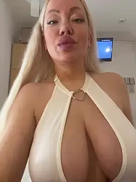 Snapshot of SofiaJoy chatting on March 21, 2025, 1:12 pm SofiaJoy online show from March 21, 2025, 1:12 pm