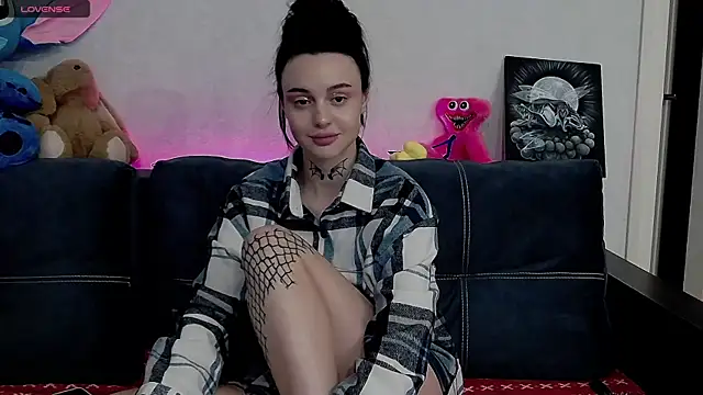 Snapshot of TeaAlen chatting on December 19, 2024, 6:56 pm TeaAlen online show from December 19, 2024, 6:56 pm