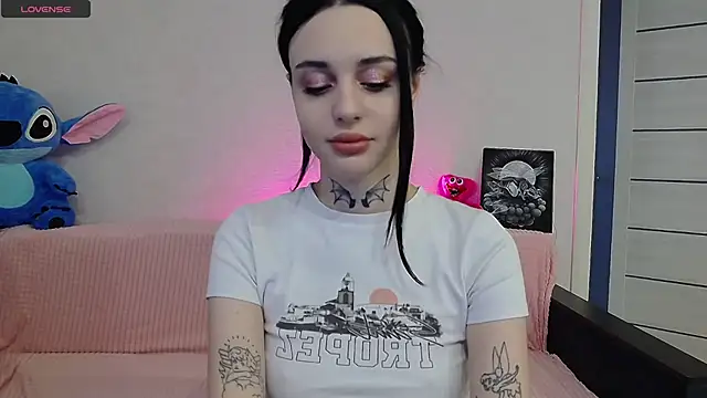 Snapshot of TeaAlen chatting on February 4, 2025, 1:48 pm TeaAlen online show from February 4, 2025, 1:48 pm