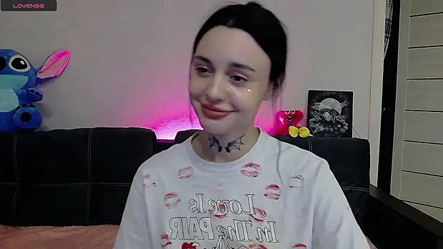 Snapshot of TeaAlen chatting on December 17, 2024, 6:09 pm TeaAlen online show from December 17, 2024, 6:09 pm