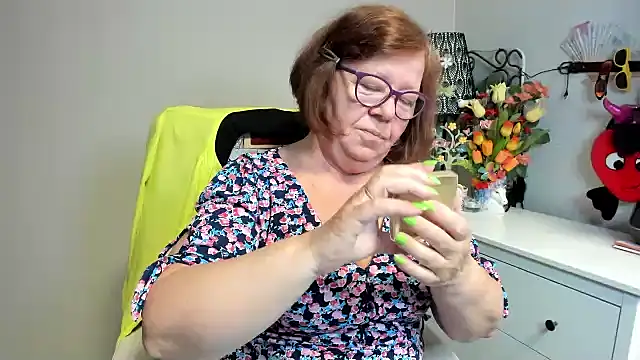 Snapshot of Adelewildx chatting on May 27, 2026, 3:36 am Adelewildx online show from May 27, 2026, 3:36 am