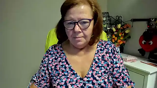 Snapshot of Adelewildx chatting on July 29, 2026, 3:28 am Adelewildx online show from July 29, 2026, 3:28 am