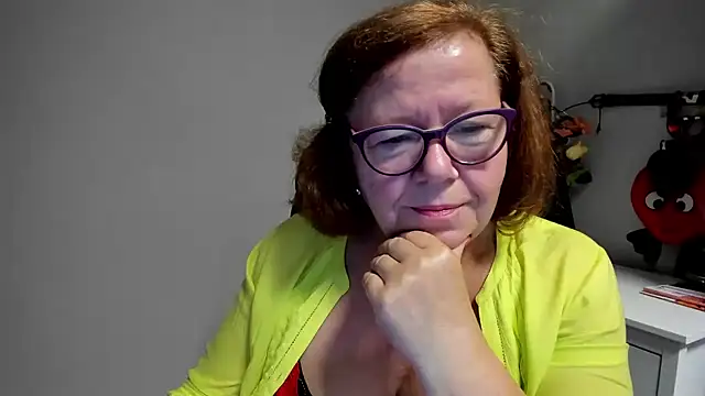 Snapshot of Adelewildx chatting on July 27, 2026, 3:24 am Adelewildx online show from July 27, 2026, 3:24 am