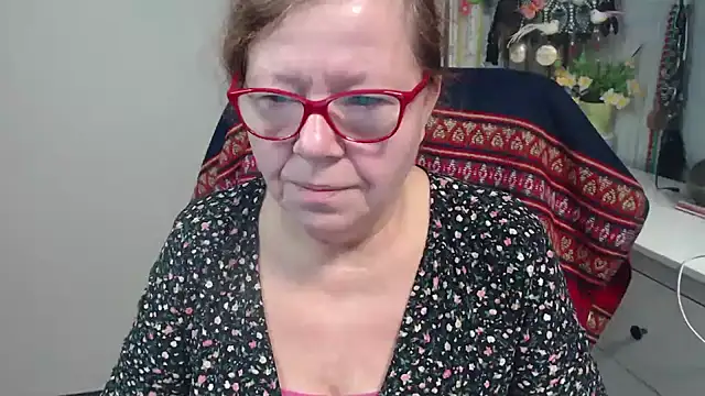 Adelewildx online show from November 11, 2025, 4:51 am