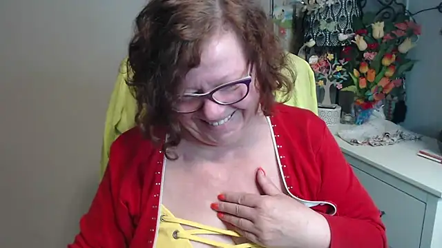 Adelewildx online show from May 4, 2026, 2:59 am